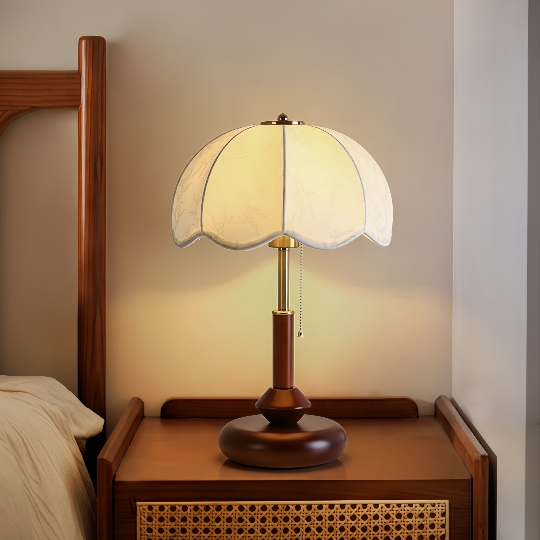 Home Textiles - مصباح طاولة قبة مزخرفة بتصميم عتيق